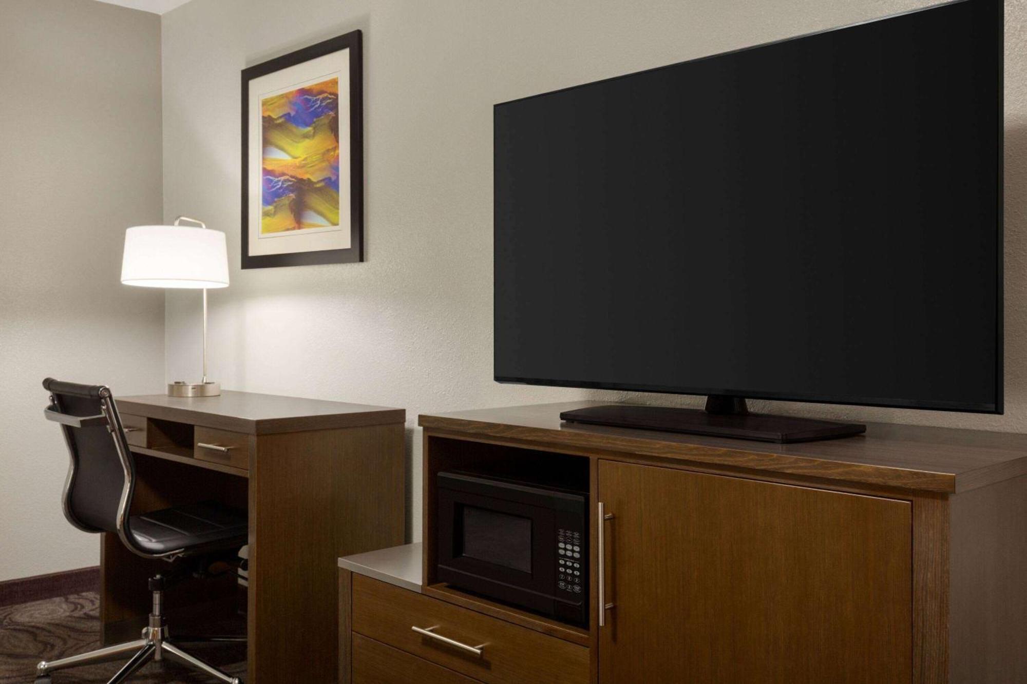 Super 8 By Wyndham Eureka Hotel Ngoại thất bức ảnh